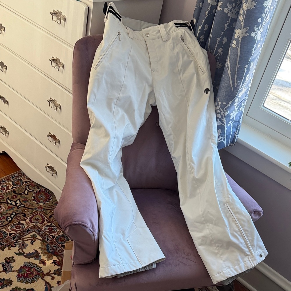 Descente Women's White Flare Pants